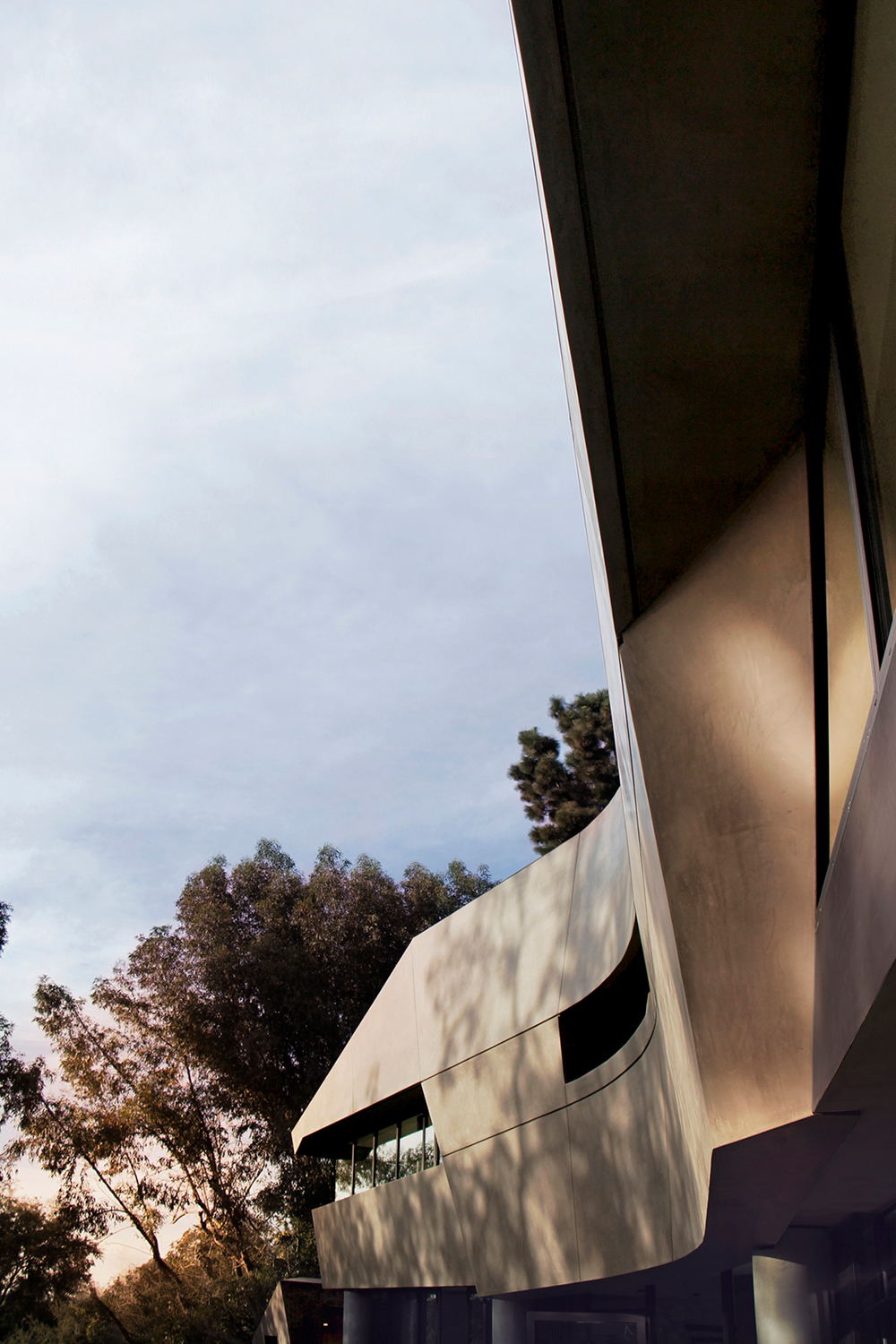 SLITHER / HOLLYWOOD HILLS HOUSE