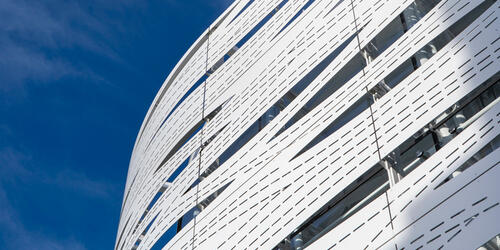 Tesla Showroom Façade | 2020