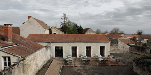 Restaurant in a Barn - Bastien Beguier