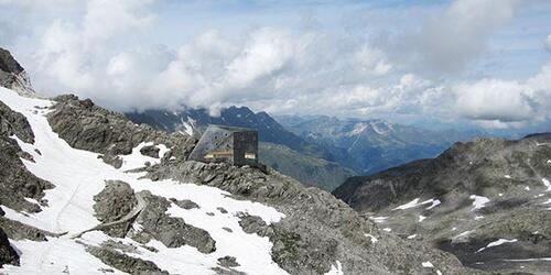 Petrarca Mountain Hut - Alberto Mottola - Italy